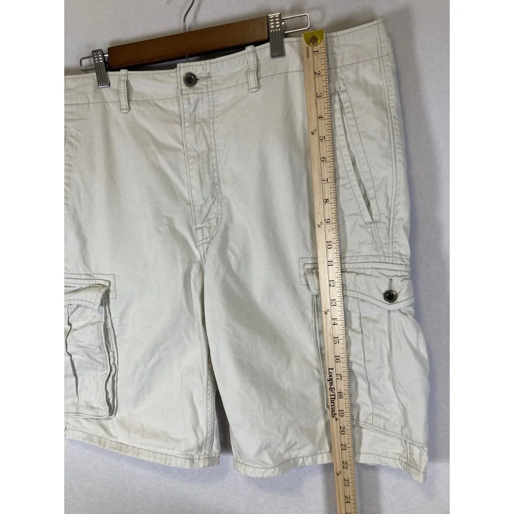 Rugged Utility Levi's Mens‎ 36 Cream Cotton Multi Pocket Cargo Shorts 12463-0028